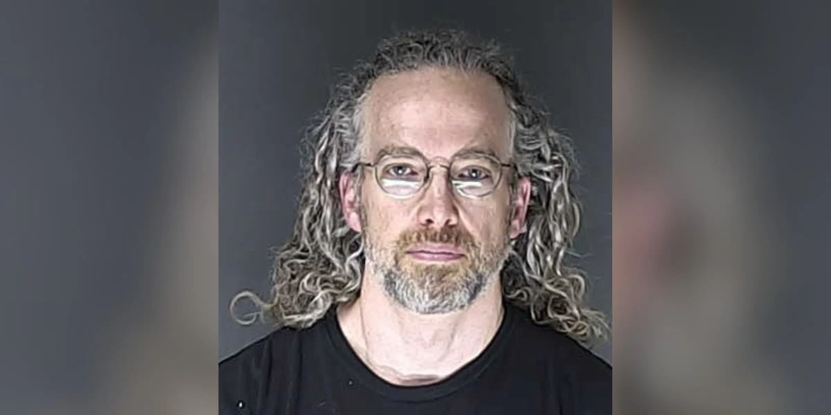 ਪਾਈਕਸ ਪੀਕ ਕਾਲਜ ਅਧਿਆਪਕ 'ਤੇ ਕਮ ਤੋਂ ਕਮ 70 ਗੰਭੀਰ ਸੈਕਸੁਅਲ ਜੁਰਮਾਂ ਦੇ ਮਾਮਲੇ