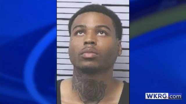 ਮੋਬਾਈਲ ਵਿਅਕਤੀ ਯੂਨੀਵਰਸਿਟੀ ਦੌਰਾਨ ਧਮਕੀ ਦੇ ਕੇ ਗ੍ਰਿਫ਼ਤਾਰ