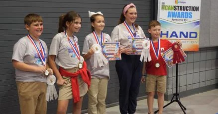 ਬੋਸੀਅਰ ਸਕੂਲਾਂ ਨੇ ਸਪਤਮ I-3 ਕਲਾ ਮੇਲਾ ਪ patriotਤਿਕ ਥੀਮ ਨਾਲ ਖੋਲ੍ਹਿਆ