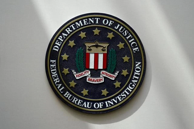 FBI ਦੇ 3 ਏਜੰਟ ਨੌਕਰੀ ਤੋਂ ਕਡ਼ੇ ਗਏ, ਵਾਪਸੀ ਲਈ ਦਰਖ਼ਾਸਤ