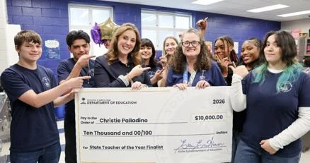 ਆਇਕਨ ਟੀਚਰ ਬਣਿਆ ਸਾਊਥ ਕੈਰੋਲੀਨਾ ਟੀਚਰ ਆਫ਼ ਦਿ ਇਅਰ ਦਾ ਫਾਈਨਲਿਸਟ