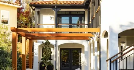 HKB ਇੰਟੀਰੀਅਰ ਡਿਜ਼ਾਈਨ ਘਰਾਂ ਨੂੰ ਨਵਾਂ ਰੂਪ ਦੇਂਦਾ