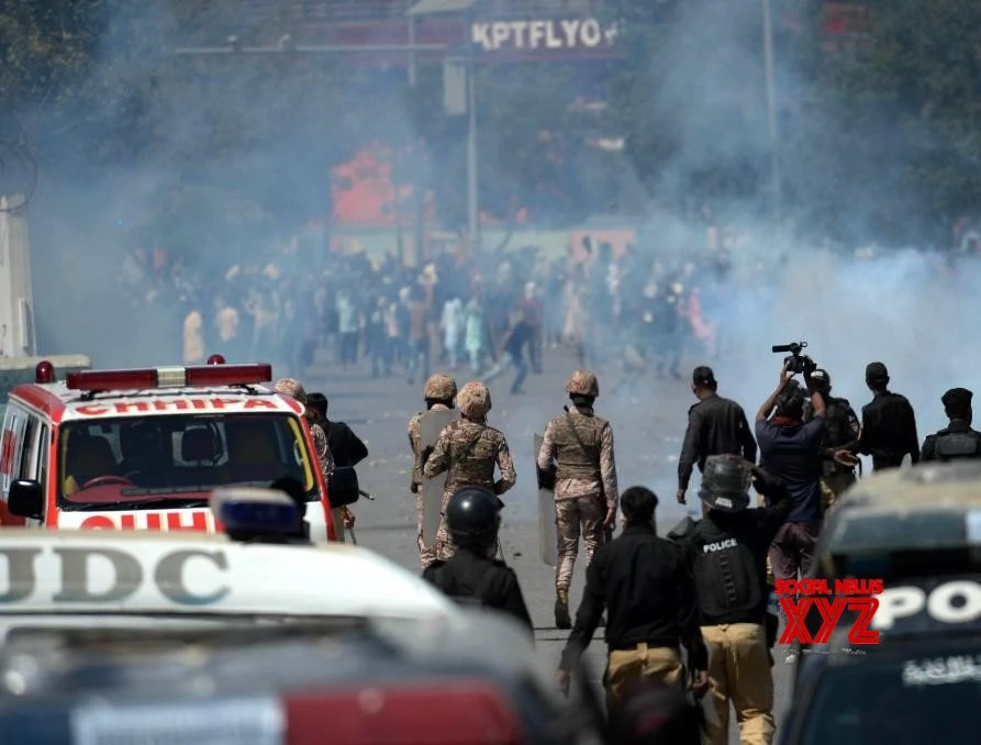 ਕਰਾਚੀ ਅਮਰੀਕੀ ਕੌਂਸੁਲੇਟ 'ਤੇ ਹਿੰਗਾਮਾ, ਅਮਰੀਕੀ ਵਾਇਜ਼ਾ ਰੋਕਵਾਉਣ ਦੀ ਮੰਗ