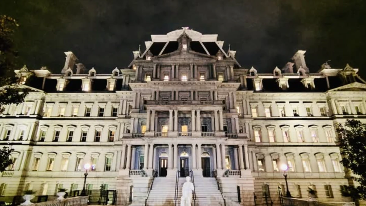 ਕੋਲੰਬਸ ਦੀ ਮੂਰਤੀ ਹੁਣ ਵ੍ਹਾਈਟ ਹਾਊਸ ਕੋਲ ਸਜਾਈ ਗਈ