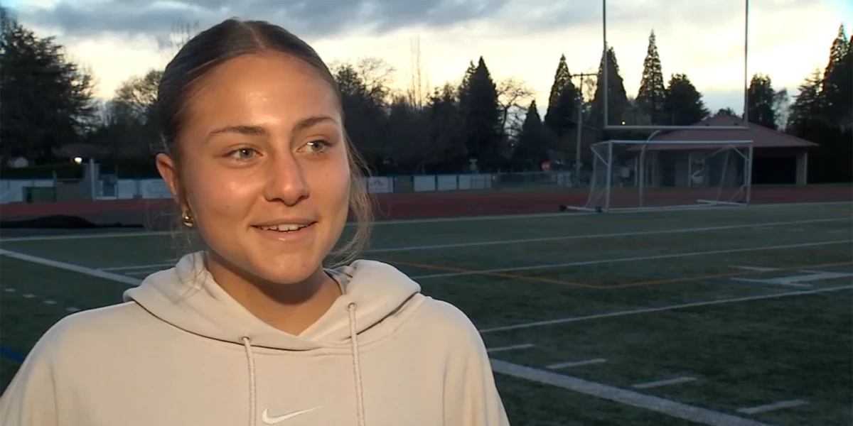 ਕਮੇਸ ਦੀ 15 ਸਾਲ ਦੀ ਛੋਟੀ ਖਿਡਾਰੀ ਪੋਰਟਲੈਂਡ ਥੌਰਨਜ਼ ਨਾਲ ਟੀਮ ਯੂਐਸਏ ਲਈ ਖੇਡਦੀ