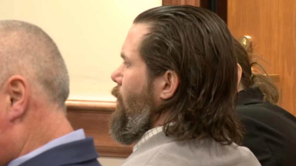 ਕਲੀਵਲੈਂਡ ਦੇ ਡਿਟੈਕਟਿਵ ਮਿੱਦੀਨਾ ਕਾਂਟੀ ਬਾਰ ’ਚ ਗੈਰਕਾਨੂੰਨੀ ਰੋਕ ਟੋਕ ਦਾ ਦੋਸ਼ੀ ਠਹਿਰੇ