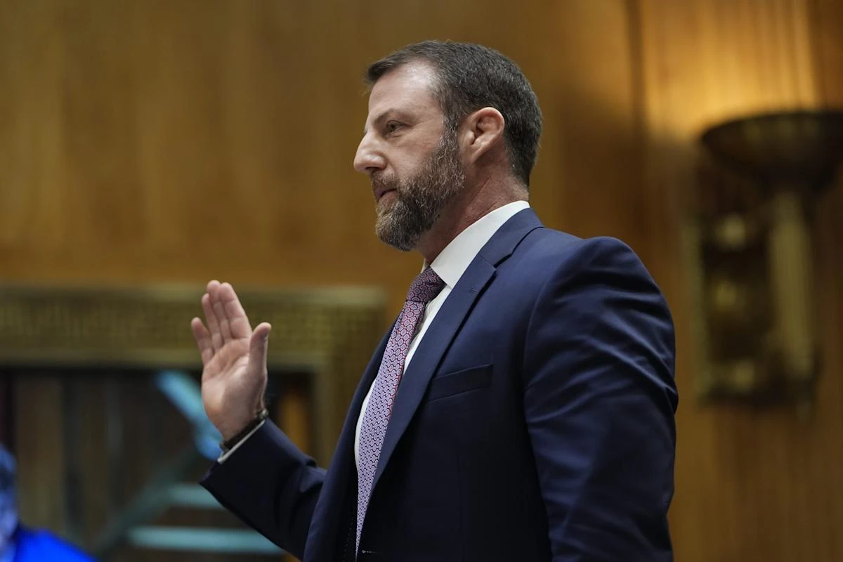 ਮੁੱਲਿਨ ਨੇ ਸਿੱਧਾ ਕਿਹਾ: ਐਮੀਗ੍ਰੇਸ਼ਨ ਨੀਤੀ 'ਚ ਕੁਝ ਬਦਲਾਵ, ਪਰ ਵ੍ਹਾਈਟ ਹਾਜ਼ ਨੇ ਕਿਹਾ 'ਬਦਲਾਅ ਨਹੀਂ'