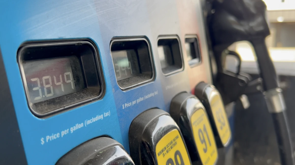 ਲੈਂਸਿੰਗ ਵਿੱਚ ਗੈਸ ਦੀ ਕ਼ੀਮਤ 4 ਡਾਲਰ ਤੋਂ ਘੱਟ, ਪਰ ਤਜਰਬਕਾਰ ਚੇਤਾਵਨੀ ਦੇ ਰਹੇ