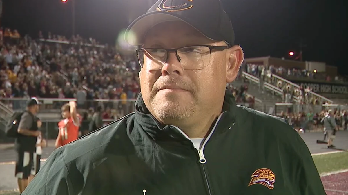 ਰੈਂਡੀ ਬੋਰਚਰਸ ਨੇ ਕੂਪਰ ਹਾਈ ਸਕੂਲ ਦੀ ਫੁਟਬਾਲ ਟੀਮ ਛੱਡੀ