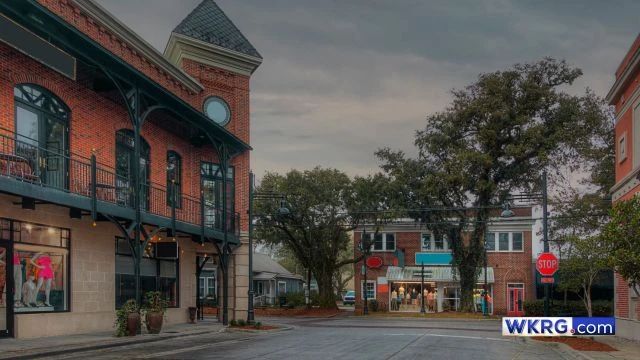 ਮਿਸੀਸੀਪੀ ਦਾ ਓਸ਼ਨ ਸਪ੍ਰਿੰਗਸ ਅਮਰੀਕਾ ਦੇ ਟੌਪ 10 ਛੋਟੇ ਸ਼ਹਿਰਾਂ ਵਿੱਚ ਸ਼ਾਮਲ