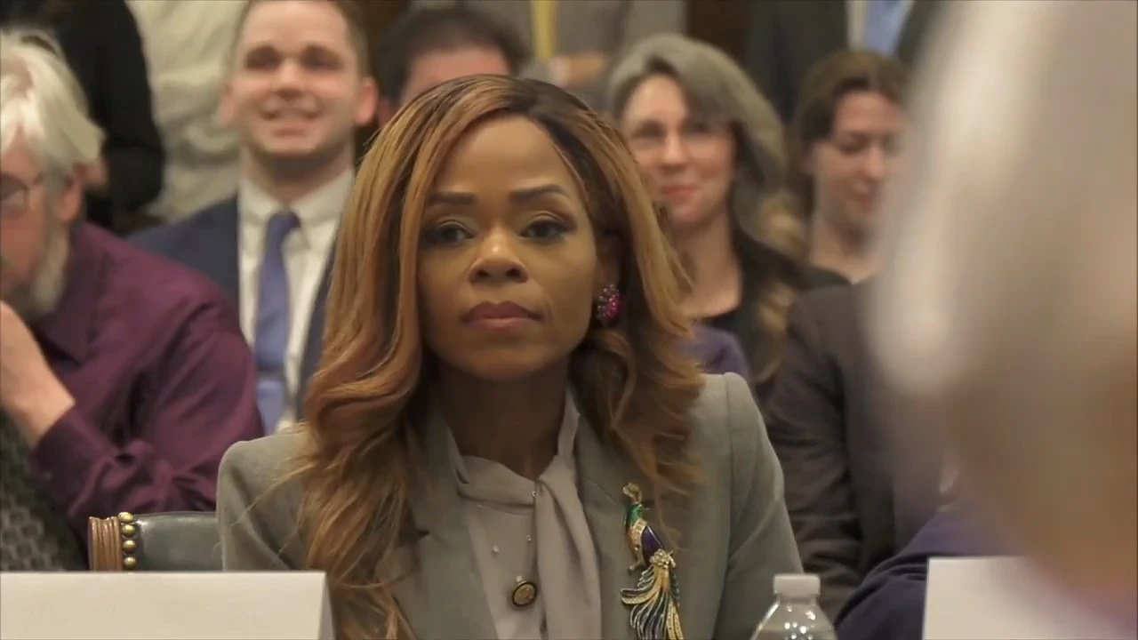 ਫਲੋਰੀਡਾ ਦੀ ਡੈਮੋਕ੍ਰੈਟਿਕ ਕਾਂਗਰਸਵੁਮਨ ਨੇ ਸਨਮਾਨ ਨਾਲ ਪਹਿਲਾਂ ਹੀ ਅਸਤੀਫਾ ਦੇ ਦਿੱਤਾ