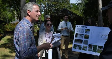 ਰੋਜ ਹਿੱਲ ਐਸਟੇਟ ਦੀ ਨਵੀਂ ਯੋਜਨਾ ਲਈ ਡਿਜ਼ਾਇਨ ਬੋਰਡ ਨੇ ਸਾਈਟ ਦਾ ਦੌਰਾ ਕੀਤਾ