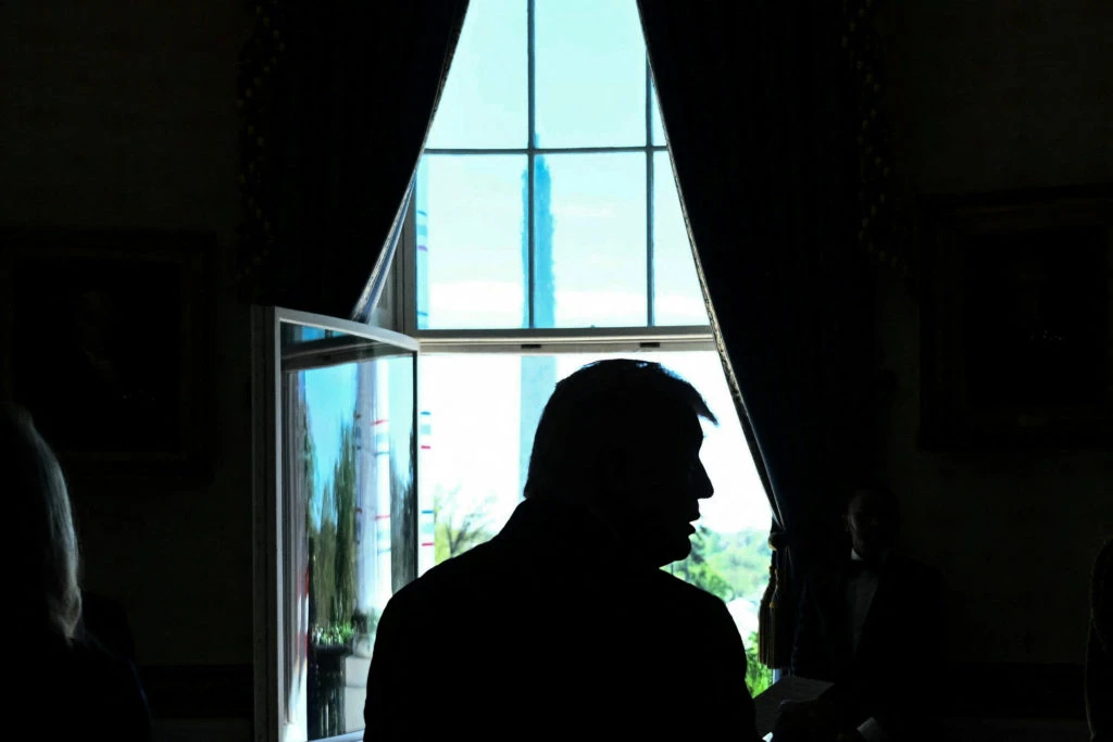 ਡੈਮੋक्रੈਟ ਟਰੰਪ ਨੂੰ ਦਫ਼ਤਰ ਤੋਂ ਹਟਾਉਣ ਦੀ ਮੰਗ ਤੇਜ਼ ਕਰਦੇ ਜਾ ਰਹੇ ਹਨ