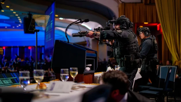 ਵਾਈਟ ਹਾਊਸ ਕਰੈਸਪਾਂਡੈਂਟ ਡਿਨਰ 'ਤੇ ਸੁਰੱਖਿਆ ਚੁੱਕੀਆਂ ਦੀ ਜਾਂਚ ਸ਼ੁਰੂ