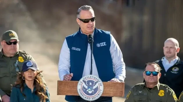 ਟਾਡ ਲਾਇਅਨਜ਼ ICE ਡਾਇਰੈਕਟਰ ਦੇ ਪਦ ਤੋਂ ਅੱਗੇ ਬਦਲ