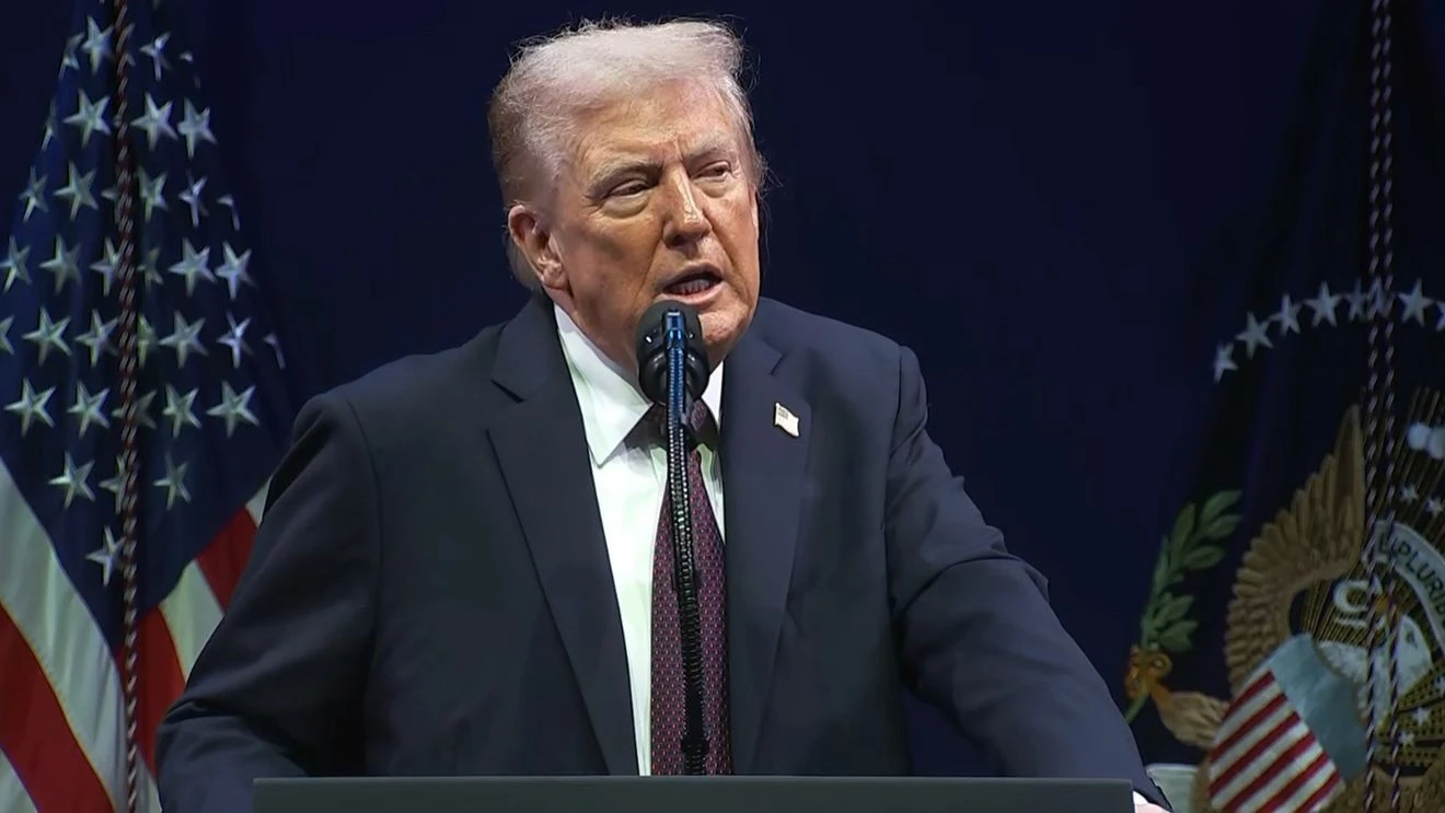 ਟ੍ਰੰਪ ਨੇ ਅਮਰੀਕਾ ਨੂੰ ਧਾਰਮਿਕ ਰਾਹ ਤੇ ਲਿਆਉਣ ਲਈ ਬਾਈਬਲ ਪਾਠ ਕੀਤੀ