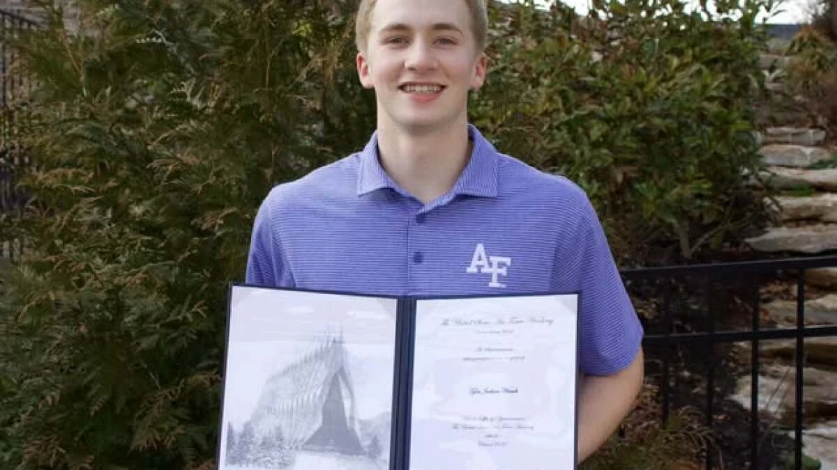 ਟਾਇਲਰ ਵੈਂਡਸ ਨੂੰ ਤਿੰਨਾਂ ਫੌਜੀ ਐਕੈਡਮੀਆਂ ਵਿੱਚ ਕਬੂਲਿਆ ਗਿਆ