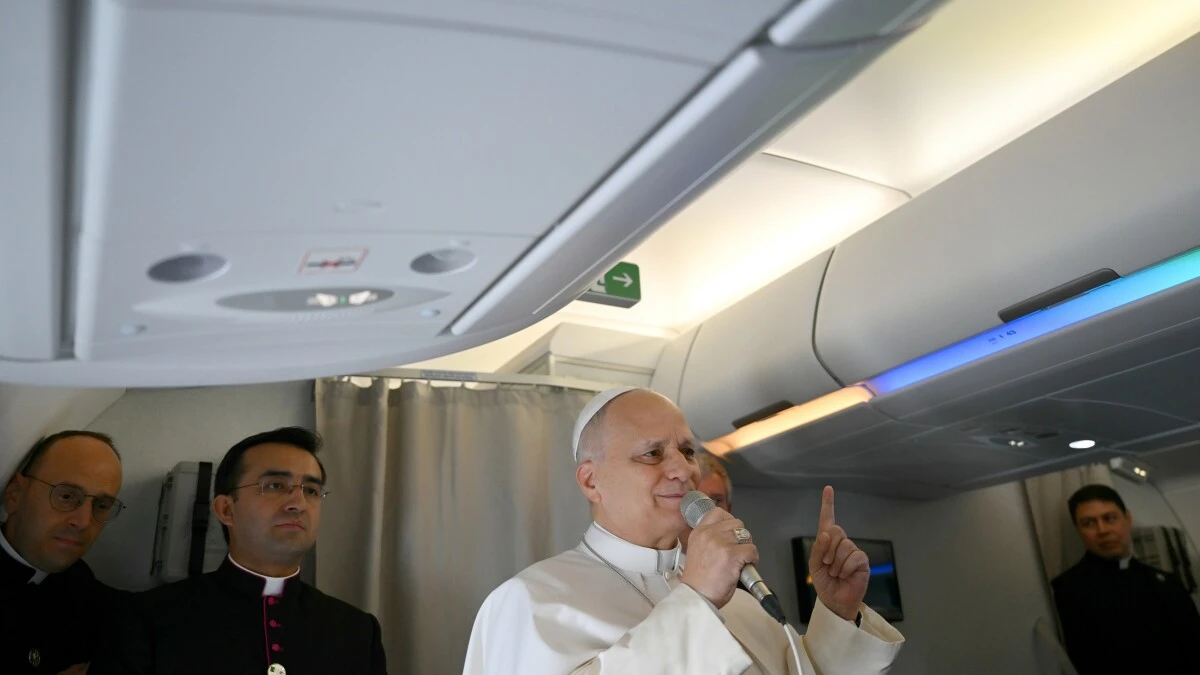 ਪੋਪ ਲੀਓ ਦਾ ਟਰੰਪ 'ਤੇ ਜਵਾਬ, ਕਿਹਾ-ਮੈਂ ਨਹੀਂ ਡਰਦਾ