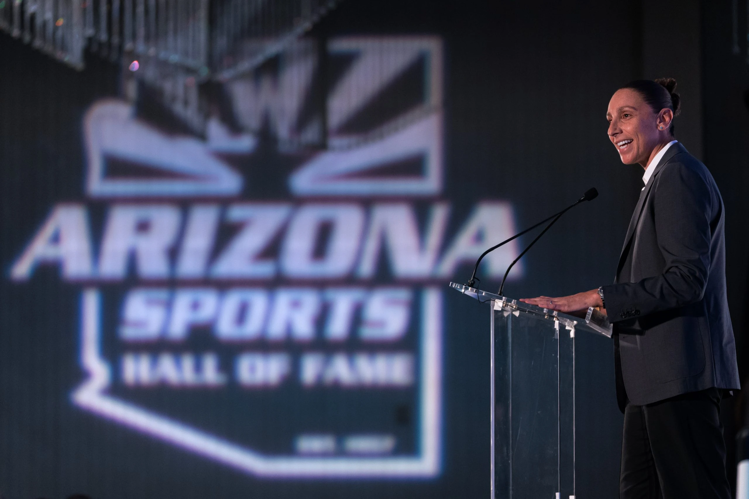 ਡਾਇਆਨਾ ਟੌਰਾਸੀ ਤੇ ਜੇ.ਜੇ. ਹਾਰਡੀ ਹੋਏ ਅਰੀਜ਼ੋਨਾ ਖੇਡਾਂ ਦੇ ਹਾਲ ਆਫ਼ ਫੇਮ ਵਿਚ ਸ਼ਾਮਲ