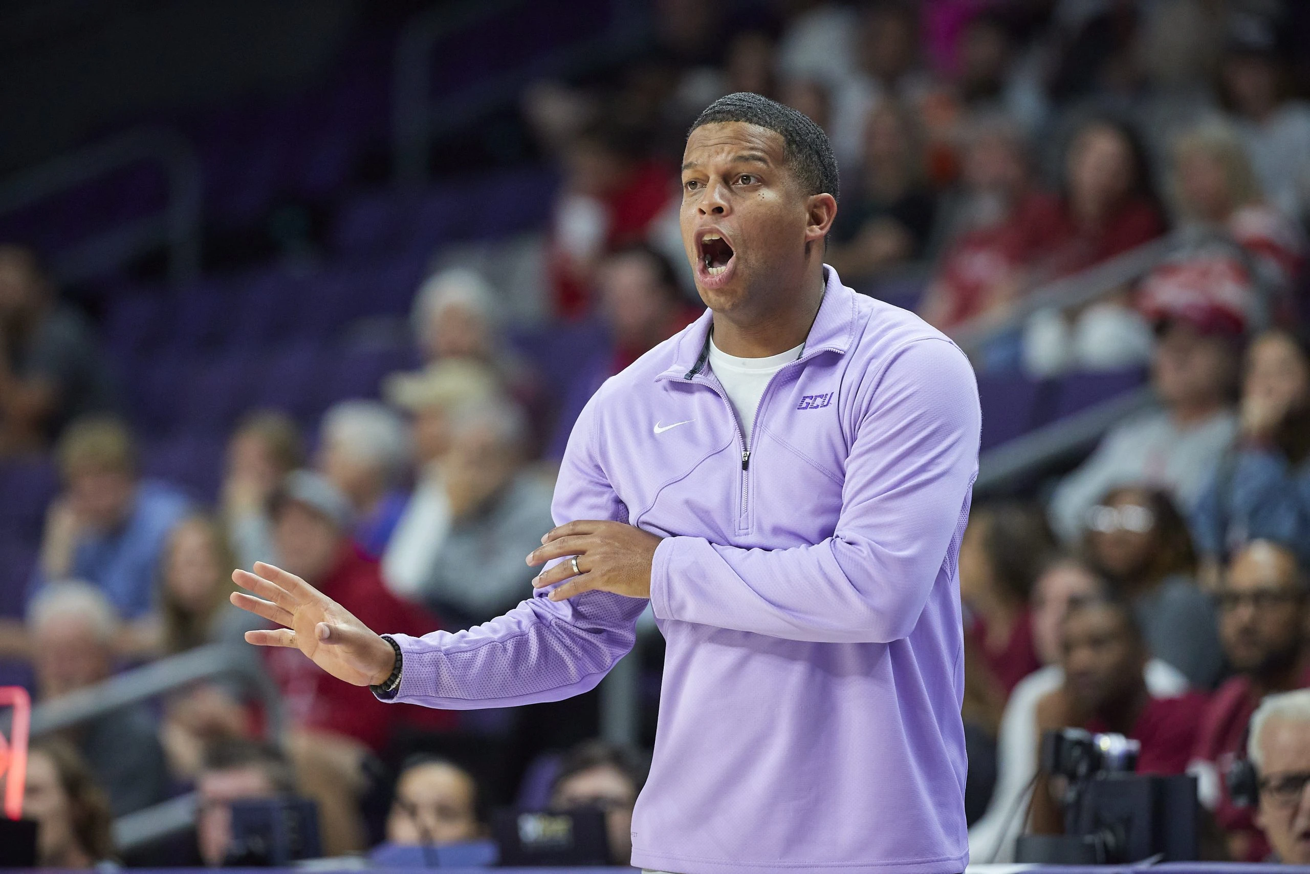 GCU ਦੀ ਔਰਤਾਂ ਦੀ ਬਾਸਕਟਬਾਲ ਟੀਮ ਨਵੇਂ ਕੋਚ ਹੇਠ ਵਧ ਰਹੀ ਹੈ