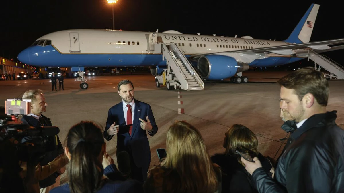 ਅਮਰੀਕਾ-ਈਰਾਨ ਗੱਲਬਾਤ ਜਾਰੀ, ਫੌਜੀ ਖ਼ਤਰੇ ਦੇ ਬਾਵਜੂਦ