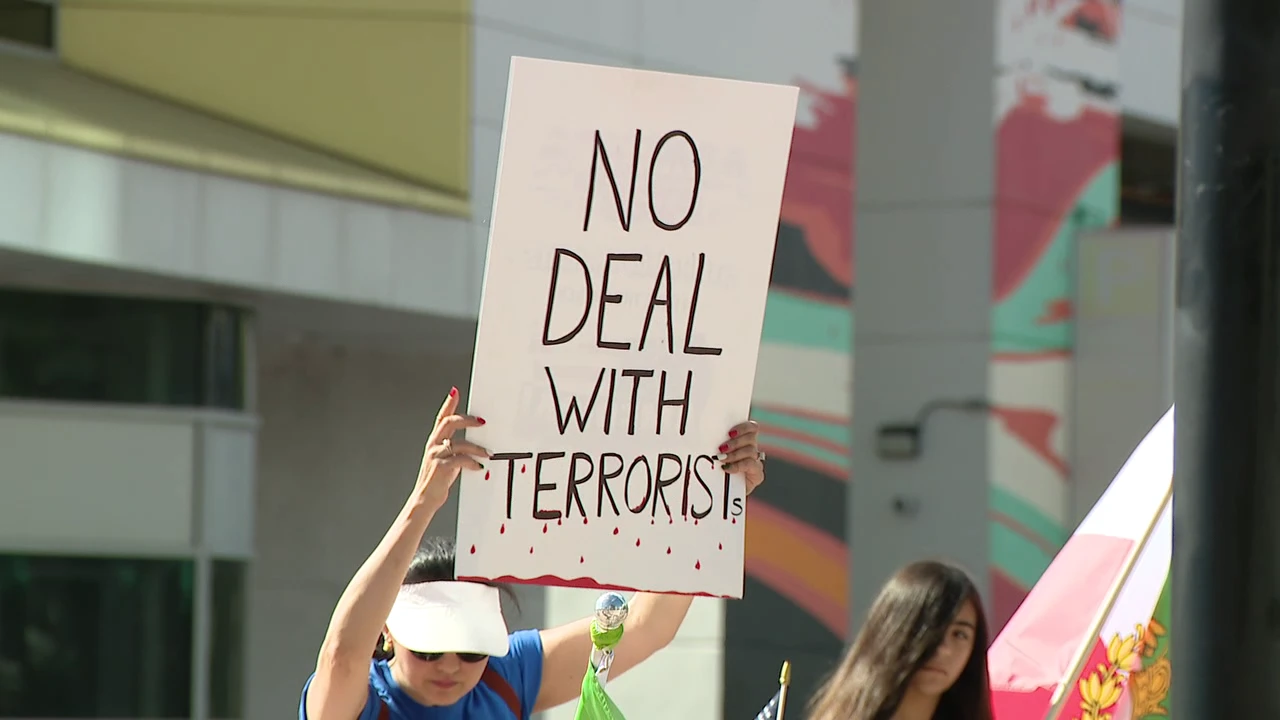 ਟੈਂਪਾ ਵਿੱਚ ਐਰਾਨੀ ਅਮਰੀਕੀਆਂ ਨੇ ਸਰਕਾਰ ਬਦਲਣ ਦੀ ਮੰਗ ਕੀਤੀ