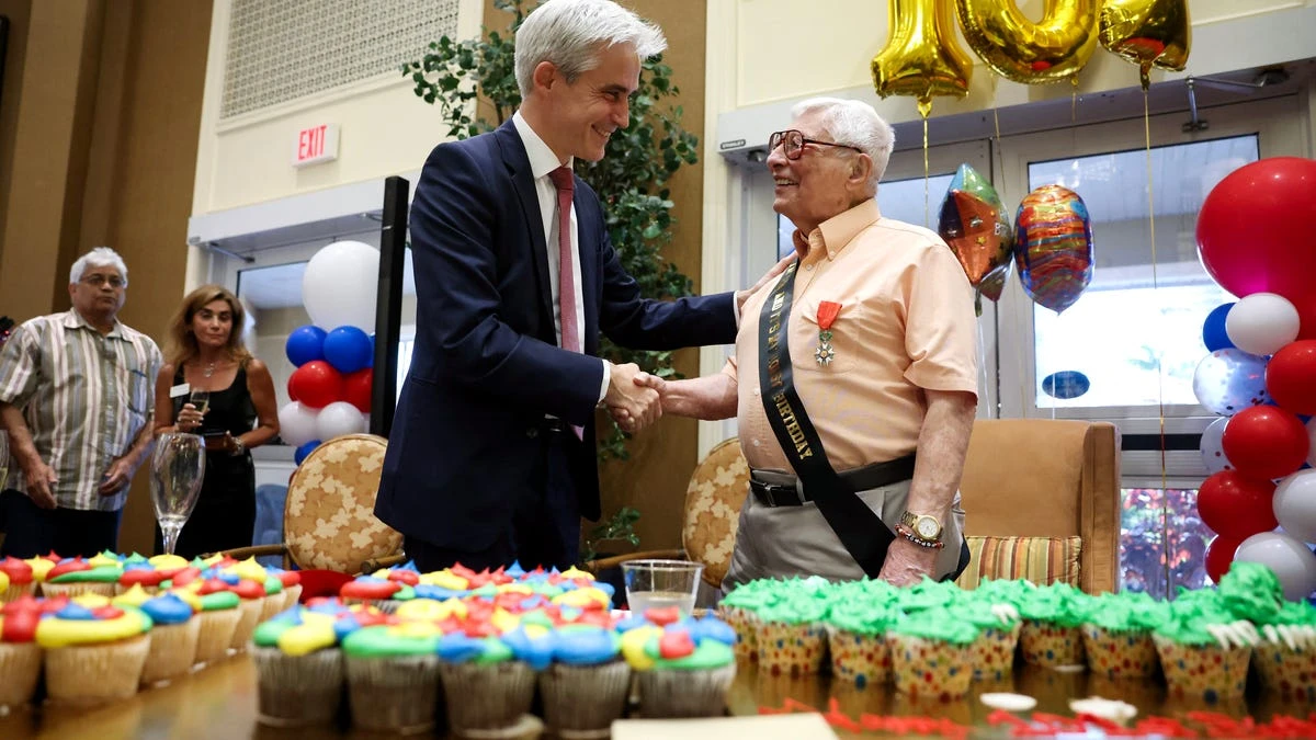 ਫਲੋਰੀਡਾ ਦੇ ਯੋਧੇ ਨੂੰ ਫ੍ਰਾਂਸ ਵਲੋਂ ਮਾਣਯੋਗ ਤਮਗਾ ਮਿਲਿਆ