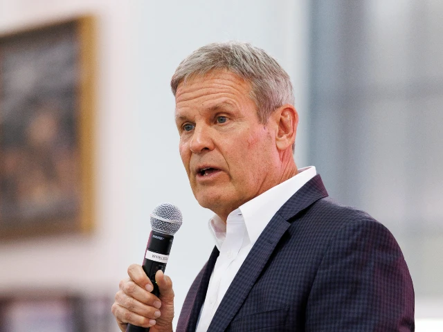 ਟੈਨੇਸੀ ਦੇ ਗਵਰਨਰ ਨੇ ਜੂਨ ਨੂੰ 'ਪਕਾਰ ਪਰਿਵਾਰ ਮਹੀਨਾ' ਘੋਸ਼ਿਤ ਕੀਤਾ